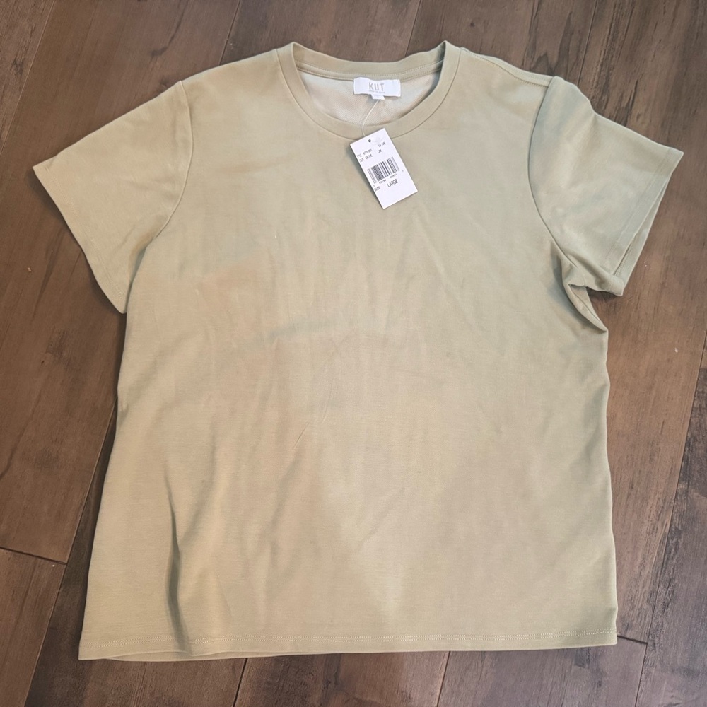 NWT! Kurt from the Kloth Short Sleeve Crewneck Tee in Light Olive